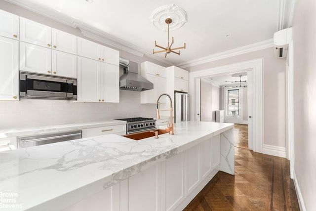 72 CONSELYEA Street, New York City, NY 11211