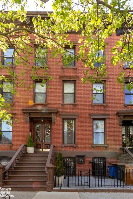 72 CONSELYEA Street, New York City, NY 11211