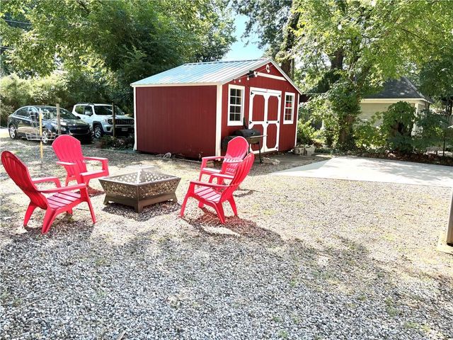 1913 S Broadway Street, Pittsburg, KS 66762