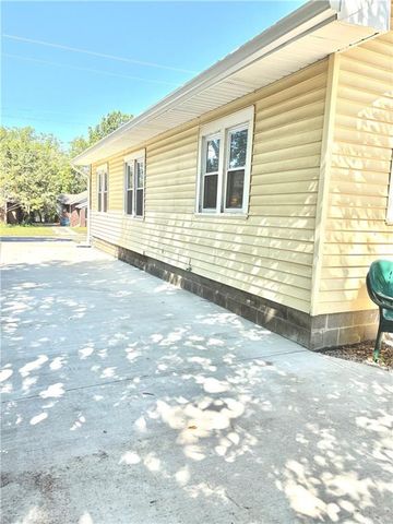 1913 S Broadway Street, Pittsburg, KS 66762