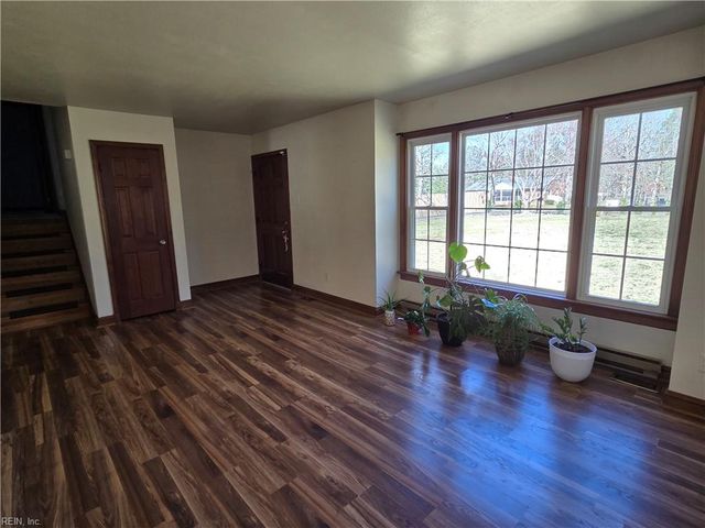 404 Bunker CIR, Sandston, VA 23150