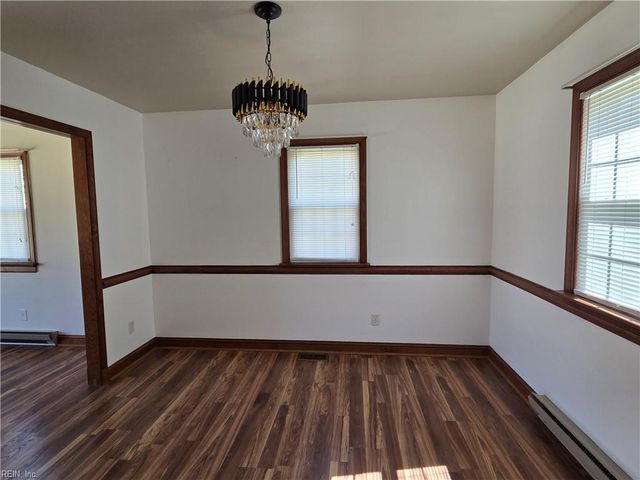 404 Bunker CIR, Sandston, VA 23150