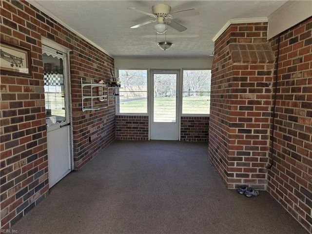 404 Bunker CIR, Sandston, VA 23150