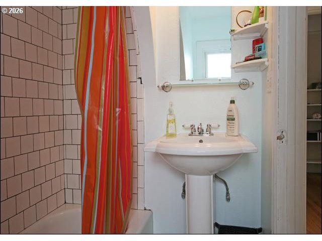 3434 Ne 49TH Ave, Portland, OR 97213