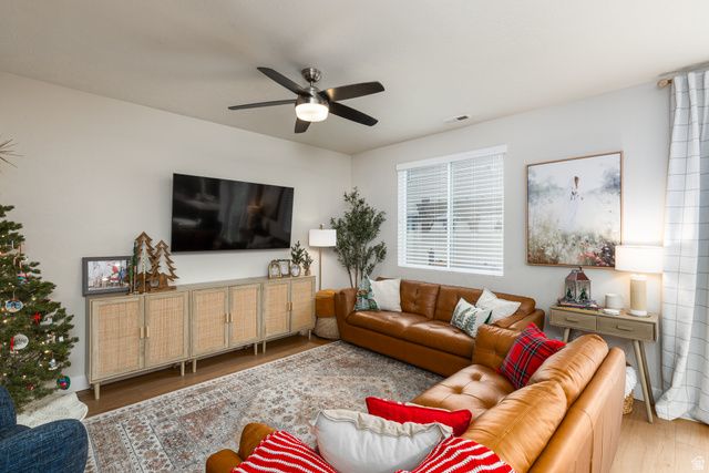 1083 W STONEHAVEN DR, North Salt Lake, UT 84054