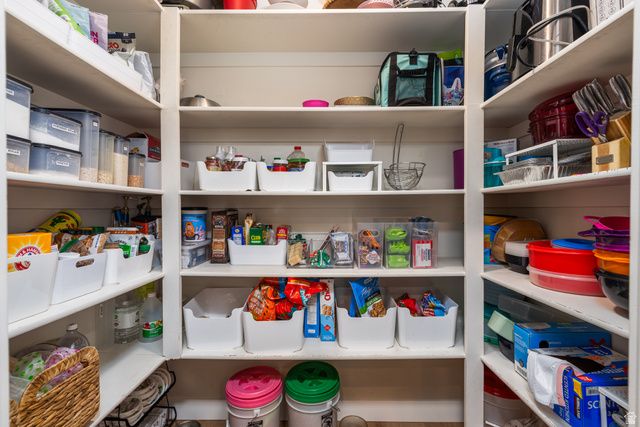 1083 W STONEHAVEN DR, North Salt Lake, UT 84054