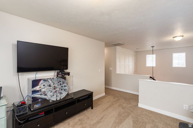 1083 W STONEHAVEN DR, North Salt Lake, UT 84054