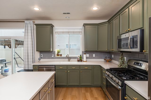 1083 W STONEHAVEN DR, North Salt Lake, UT 84054