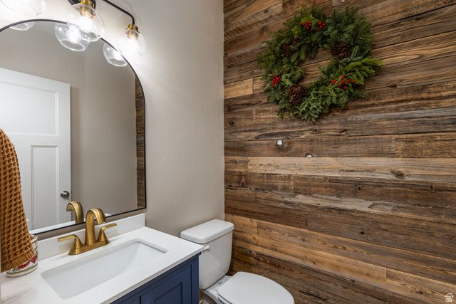 1083 W STONEHAVEN DR, North Salt Lake, UT 84054