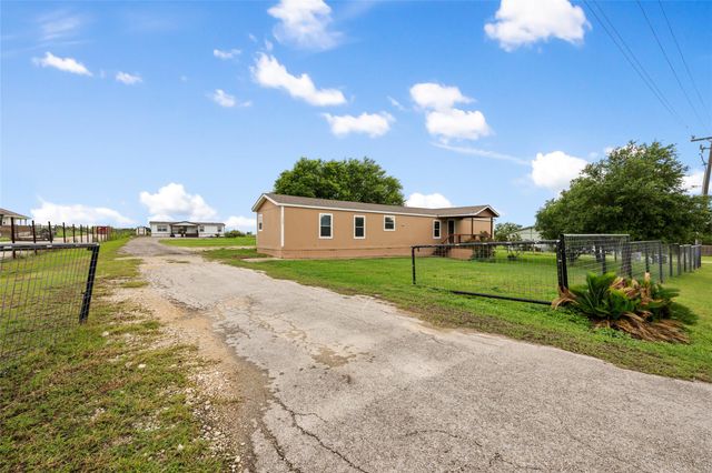 360 Shady Oaks DR A, Kyle, TX 78640