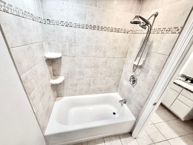 747 Cove Court, Bartlett, IL 60103