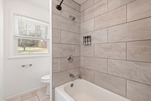 1413 Winthorne Dr, Nashville, TN 37217