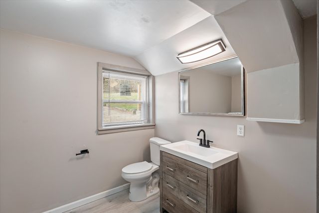 1413 Winthorne Dr, Nashville, TN 37217