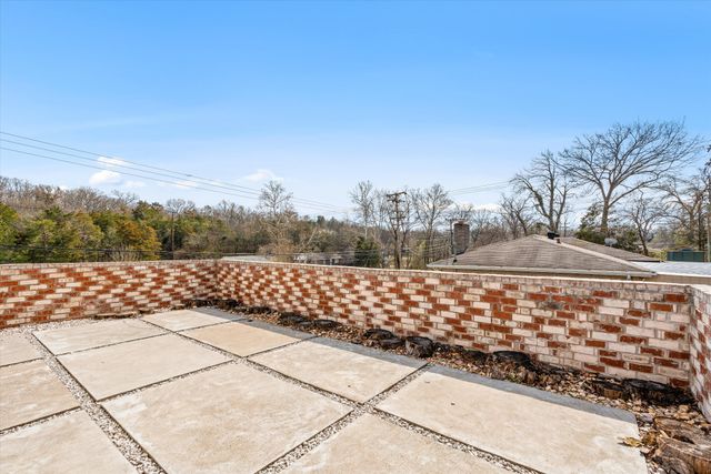 1413 Winthorne Dr, Nashville, TN 37217