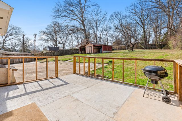 1413 Winthorne Dr, Nashville, TN 37217