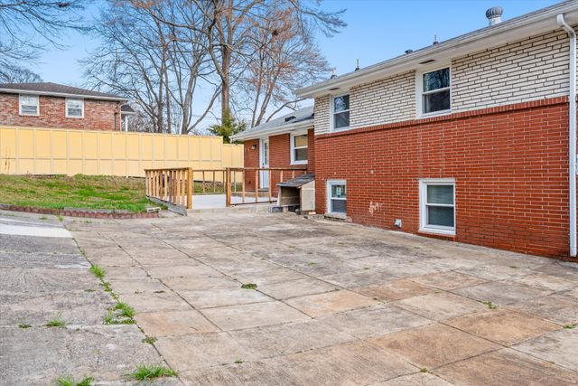 1413 Winthorne Dr, Nashville, TN 37217