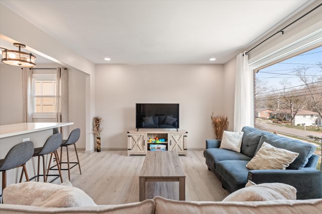 1413 Winthorne Dr, Nashville, TN 37217