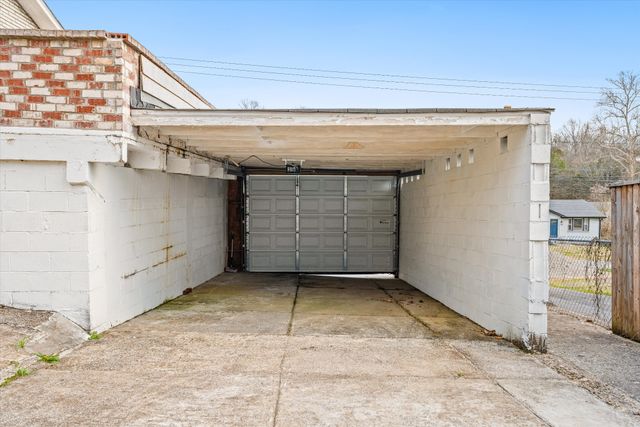 1413 Winthorne Dr, Nashville, TN 37217