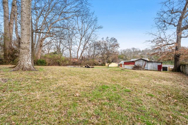 1413 Winthorne Dr, Nashville, TN 37217