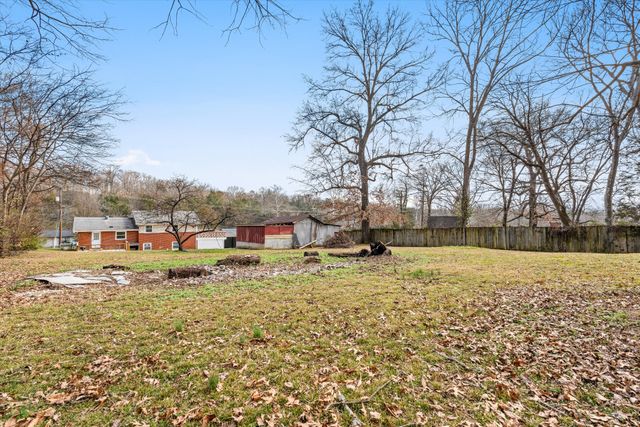 1413 Winthorne Dr, Nashville, TN 37217