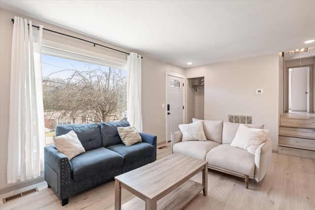 1413 Winthorne Dr, Nashville, TN 37217