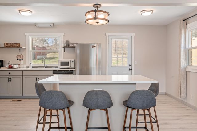 1413 Winthorne Dr, Nashville, TN 37217