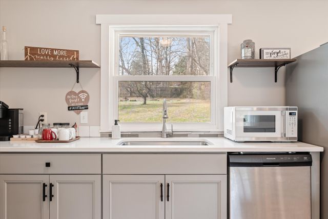 1413 Winthorne Dr, Nashville, TN 37217