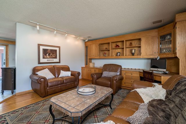 10940 Pioneer Drive, Burnsville, MN 55337