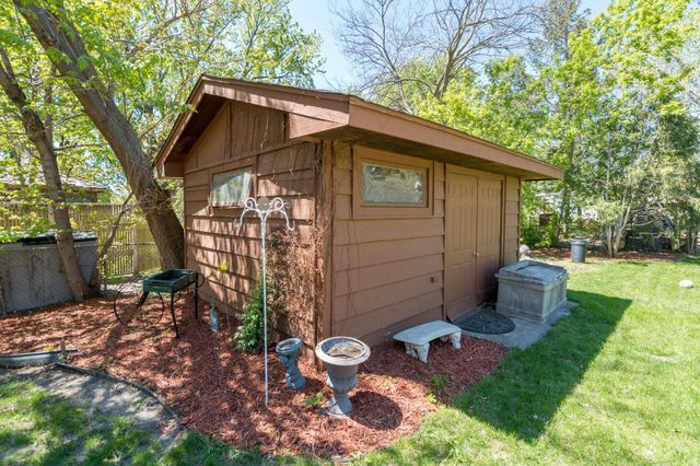 10940 Pioneer Drive, Burnsville, MN 55337