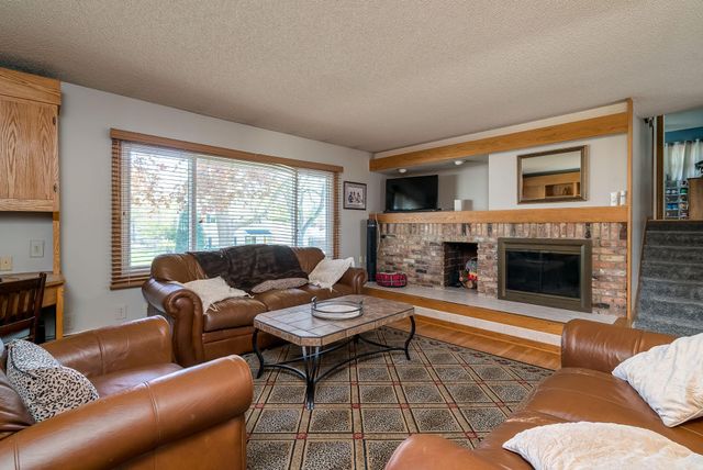 10940 Pioneer Drive, Burnsville, MN 55337