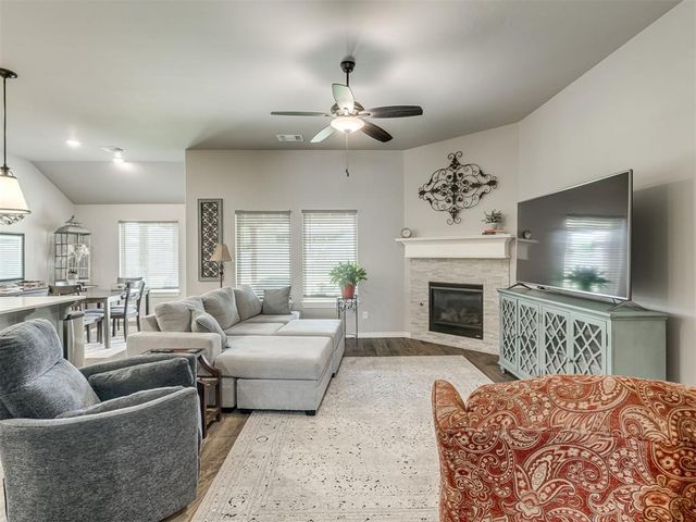 9300 NW 90th Street, Yukon, OK 73099