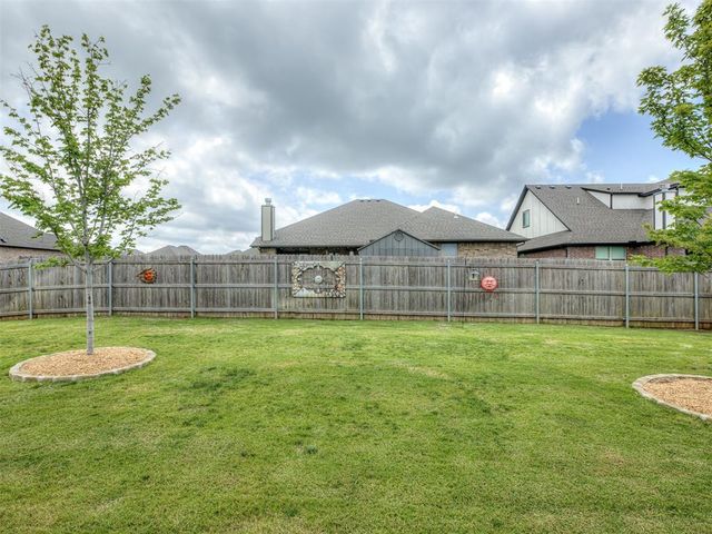 9300 NW 90th Street, Yukon, OK 73099