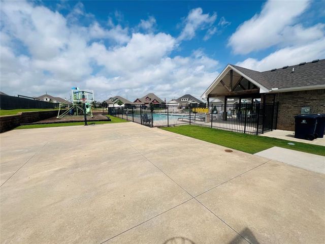 9300 NW 90th Street, Yukon, OK 73099