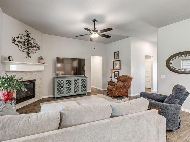 9300 NW 90th Street, Yukon, OK 73099