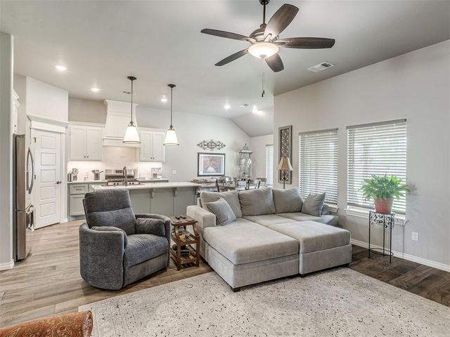 9300 NW 90th Street, Yukon, OK 73099