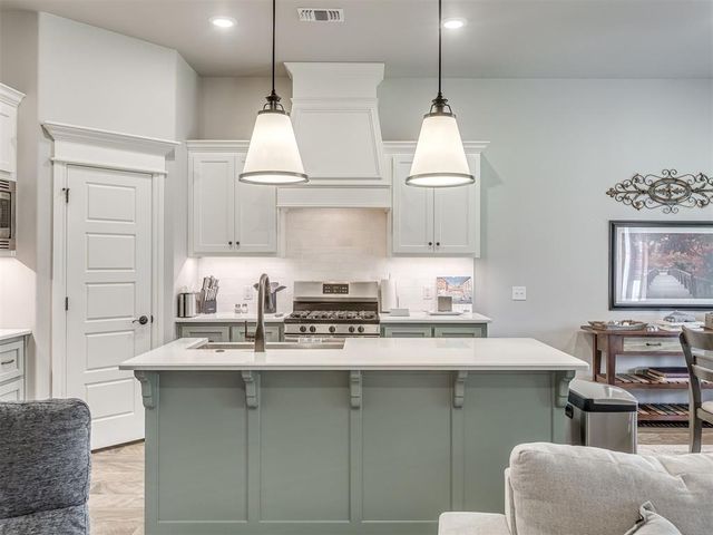 9300 NW 90th Street, Yukon, OK 73099