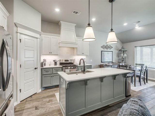 9300 NW 90th Street, Yukon, OK 73099