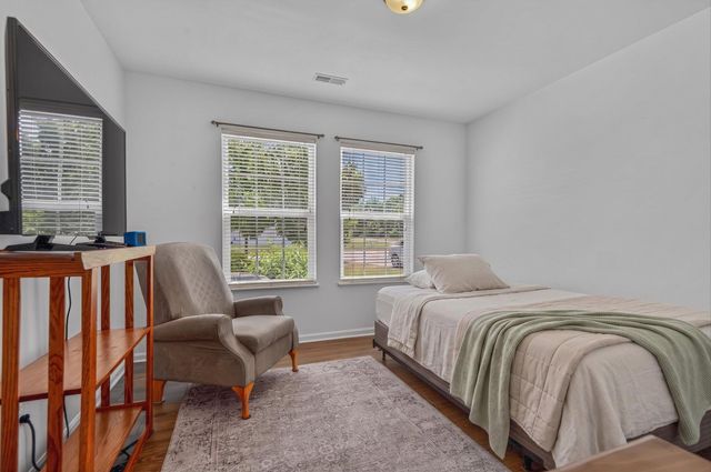 6888 Meadow View Lane, Merrillville, IN 46410