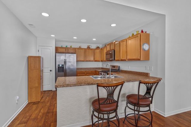 6888 Meadow View Lane, Merrillville, IN 46410