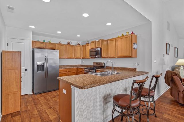 6888 Meadow View Lane, Merrillville, IN 46410