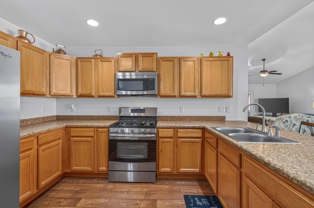 6888 Meadow View Lane, Merrillville, IN 46410