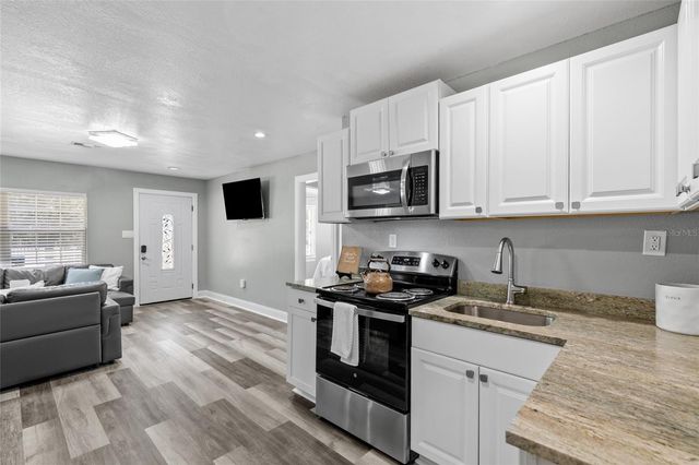 15124 N 19TH STREET, Lutz, FL 33549