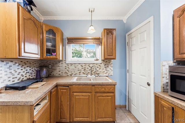 122 Cortland Place, Syracuse, NY 13207