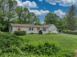 9 Smith Avenue, Plymouth, NH 03264