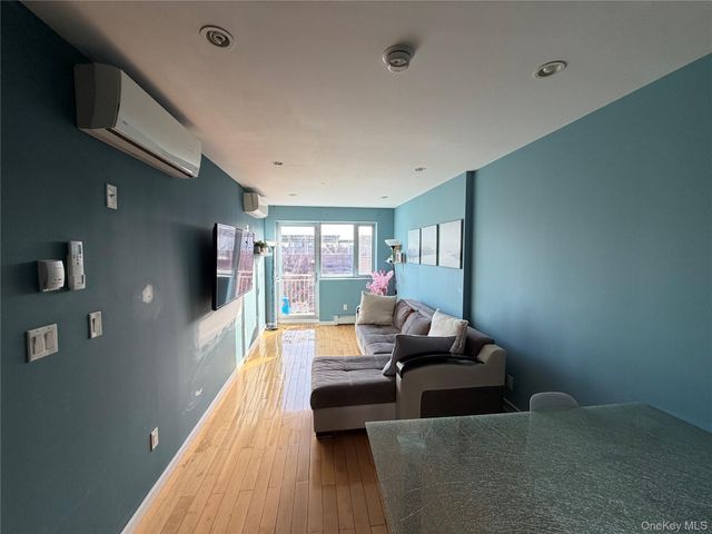 14328 41st Avenue 8C, Flushing, NY 11355