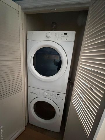 14328 41st Avenue 8C, Flushing, NY 11355