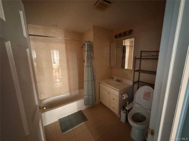 14328 41st Avenue 8C, Flushing, NY 11355