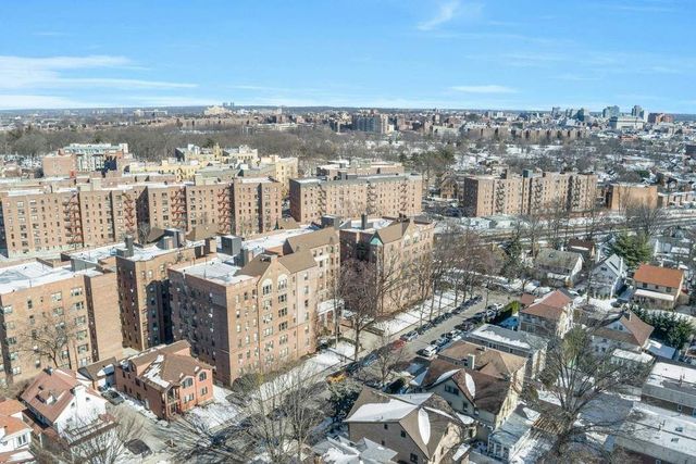 8451 Beverly Rd Apt 1A, New York City, NY 11415