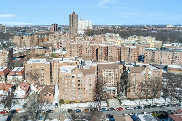 8451 Beverly Rd Apt 1A, New York City, NY 11415