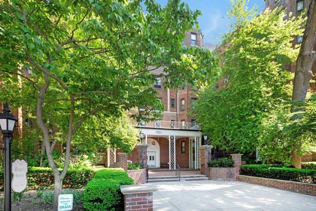 8451 Beverly Rd Apt 1A, New York City, NY 11415